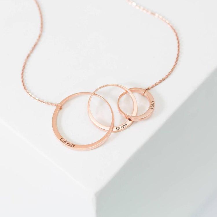 925 Sterling Silver Mom And Child Engraved Circle Necklace