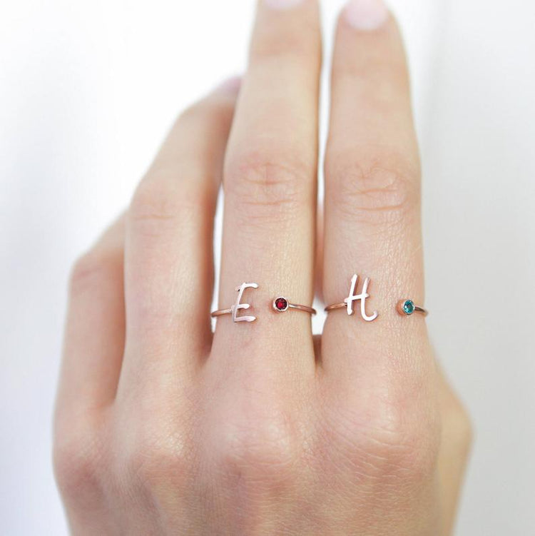 Anneau de nom de lettre majuscule personnalisé en argent sterling 925 Anneau de plaque signalétique Anneau de naissance