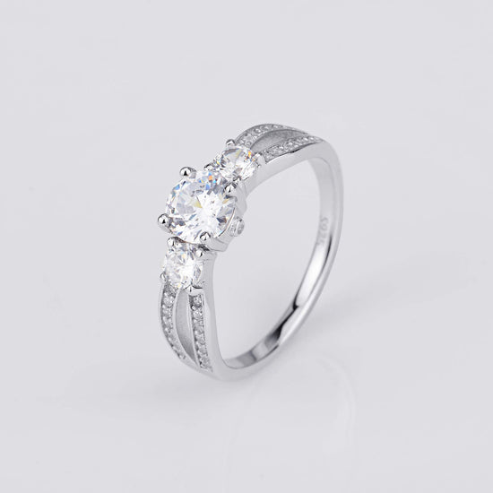 925 Sterling Silver 3 Round Stone Ring Made By Zirconia - onlyone
