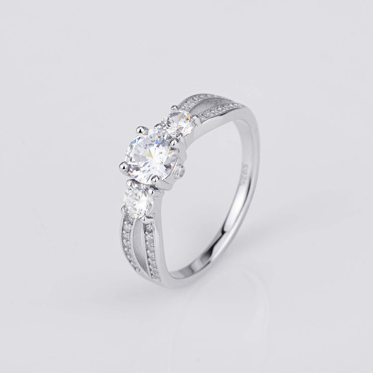 925 Sterling Silver 3 Round Stone Ring Made By Zirconia - onlyone