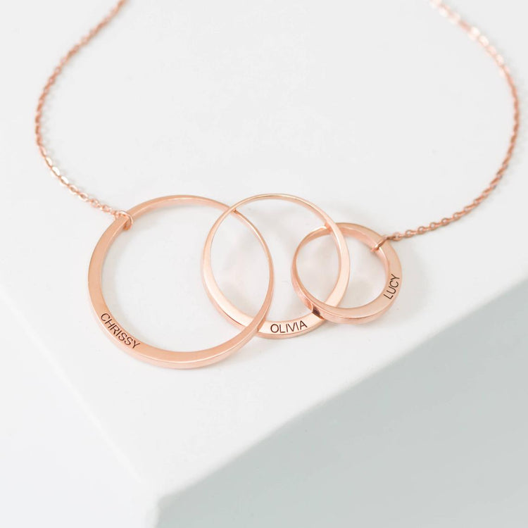 925 Sterling Silver Mom And Child Engraved Circle Necklace