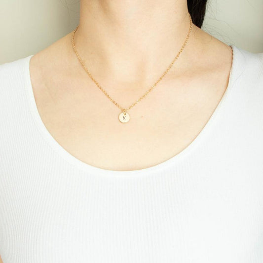 Collier cercle gravé initiale en argent sterling 925
